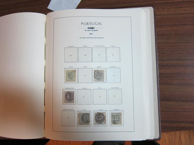 0015 (152).jpg -     Lote:    15      Marcofilia      Lotes Especiais       Descrição:      Portugal.   Colecção especializada de marcas numéricas das 1.ª e 2.ª reformas em selos de 25 reis, desde D. Maria II até D. Luís I, de frente. Lote a ver.        Lote       Valor Base:     &euro; 1.500,00     Valor Venda:     &euro; 3.000,00     